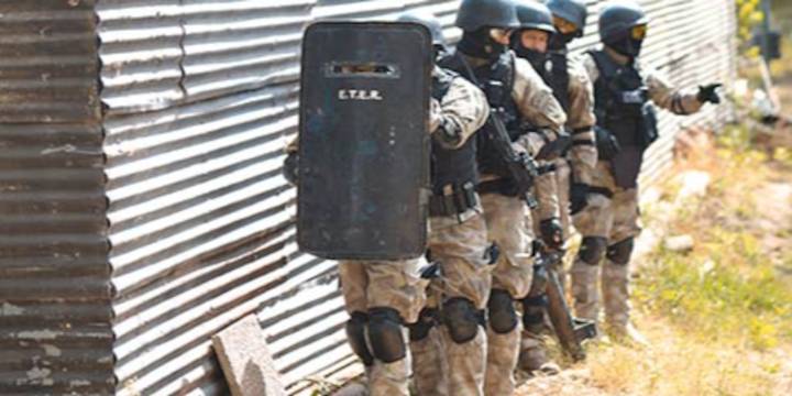 Imputaron a tres policías de Córdoba por abuso de poder y violencia contra un chico de 13 años