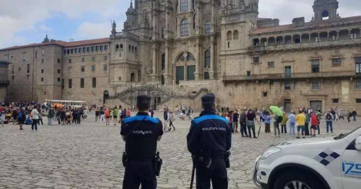 Alerta en Santiago: la crisis de personal en Policía Local y Bomberos compromete la seguridad