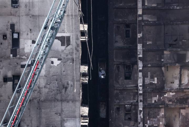 Authorities probe corruption and negligence in deadly Hong Kong apartment fire