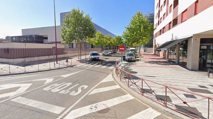Detenido un exhibicionista por ‘tocarse’ al paso de una niña frente a las Cortes en Valladolid