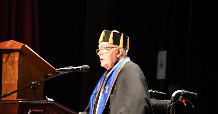 David Colmenares Páramo recibe doctorado honoris causa por la UABJO