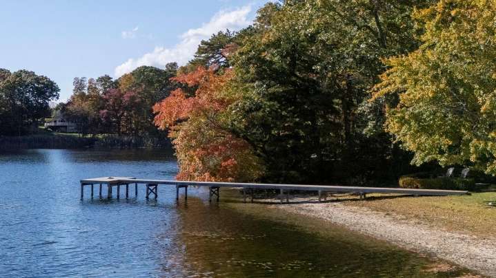 Southold bans new docks at some waterways