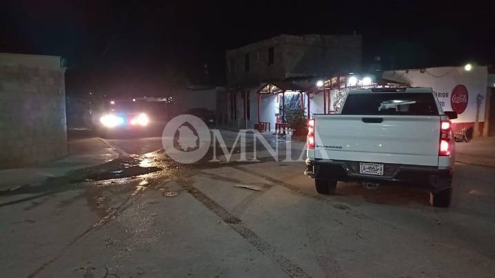 SSPE en Juárez rescata a 17 migrantes; se tienen tres detenidos, varias armas y un auto asegurado