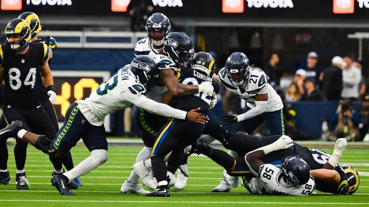 Seahawks Defense Kept Seattle In The Game Until The Very Last Second