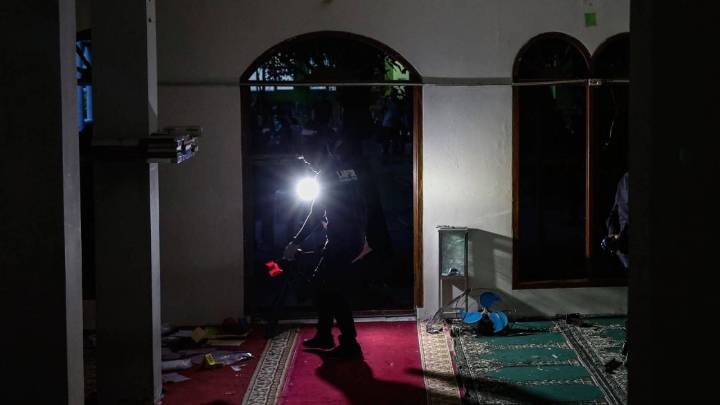 Explosión en Indonesia: reportan 54 heridos por ataque en mezquita dentro de una escuela