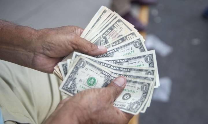 Venezolanos apuntan al dólar como principal preocupación