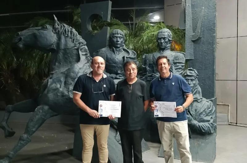 Entregaron distinción a Los Hijos del Sol (Inti Hua) por su trayectoria