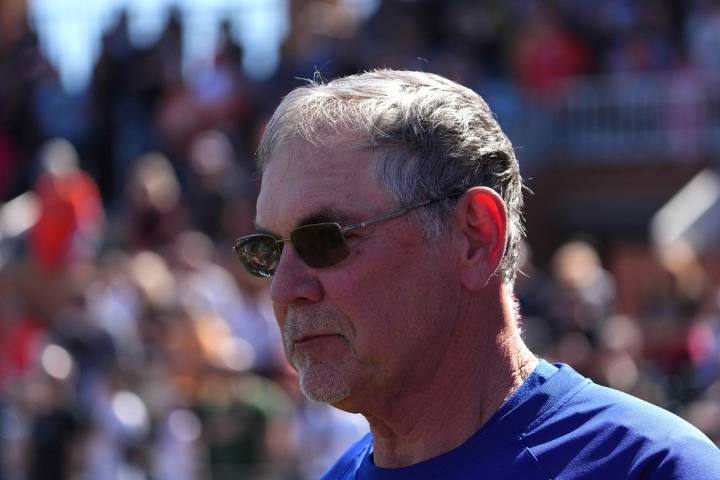 Deadspin | Giants hire former manager Bruce Bochy as advisor