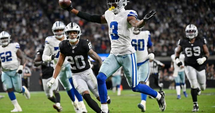 Dallas Cowboys keep playoff hopes alive with dominant win over Las Vegas Raiders