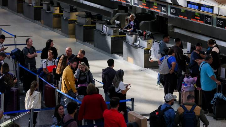 Will my flight still run? Australian travellers to expect cuts while travelling in America as FAA announces flight culling plan