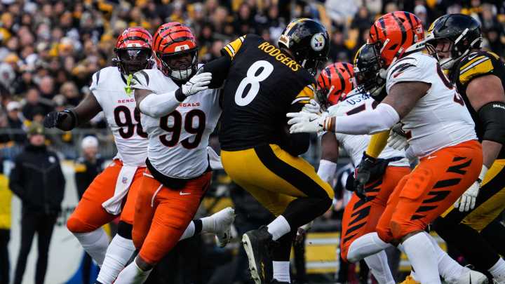 What is Aaron Rodgers' injury?