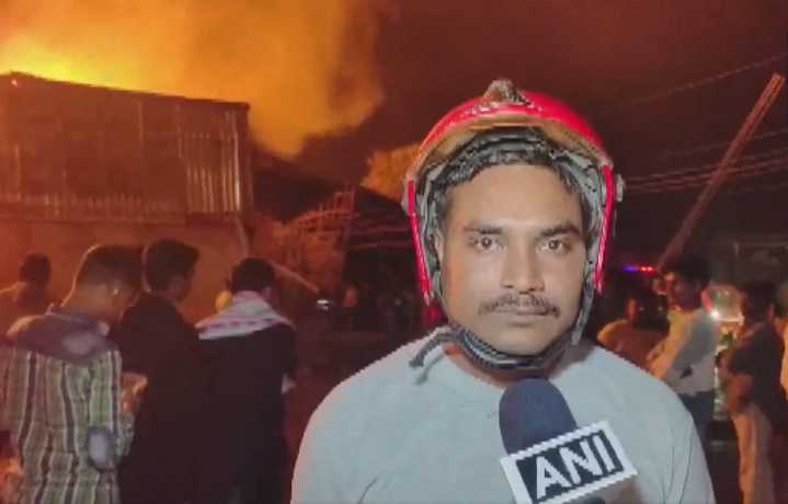 Gujarat: Fire breaks out at wood warehouse in Surat