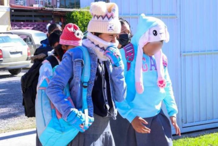 Más de 5 mil escuelas suspenden clases en Puebla por fuerte frente frío