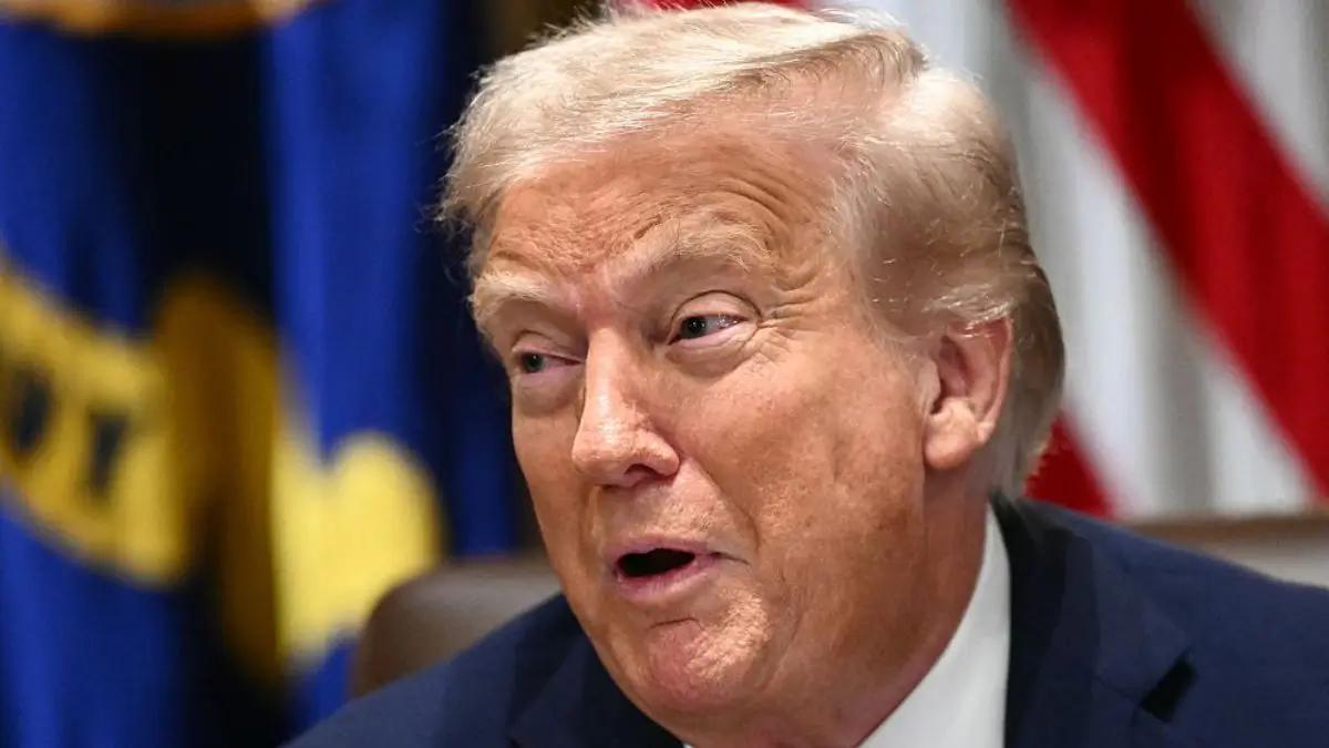 ‘Piggy’s ... Looks So Wrinkled?’: Trump’s Unexpectedly Unpolished Oval Office Look Sets Off a Wave of Speculation About What Happened Behind the Scenes