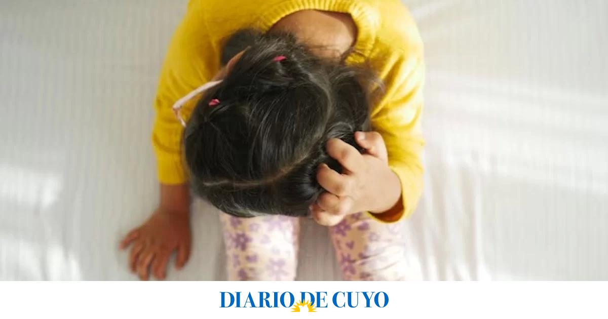 Una nena fue al hospital por un intenso dolor de ojo y descubrieron que tenía gusanos en la cabeza