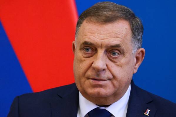 Bosnian Serbs vote to choose president after  separatist leader Dodik was removed from office