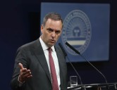 Habrá cambios en la dinámica del Gabinete, adelantó Manuel Adorni