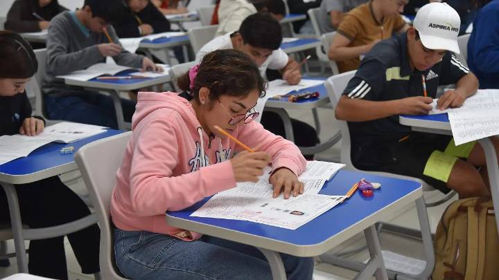 Más de 38 mil aspirantes presentan examen de admisión en la UdeG para el calendario 2026