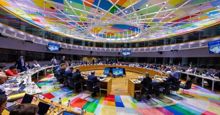 Sigue como opción preferida de la UE el préstamo con activos rusos para apoyar a Ucrania