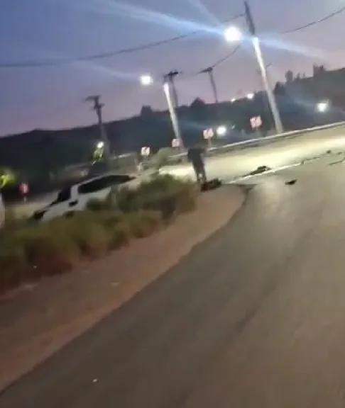 Siniestro vial cerca del Jardín del Recuerdo: dos camionetas chocaron de frente