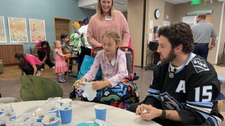 Utah Mammoth players bring holiday cheer to kids at Intermountain Primary Children's Hospital