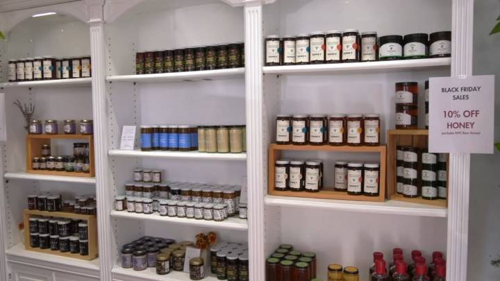 New Yorkers patronize local spots for Shop Small Astoria