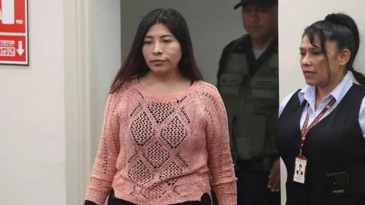 Juez ordena capturar y encarcelar a la exministra peruana, Betssy Chávez, asilada en la embajada de México
