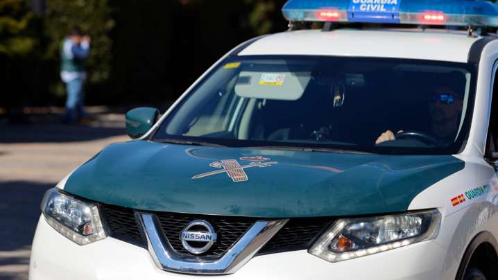 Ingresado en el hospital un hombre herido en Granada por un disparo en la cabeza