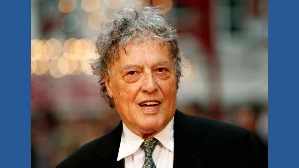 Tom Stoppard, sparkling playwright who won an Oscar for 'Shakespeare In Love,' dies at 88