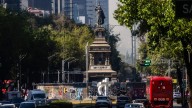 Colocan vallas en Paseo de la Reforma por marcha del 25N