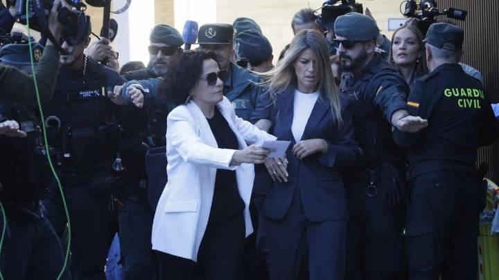 Maribel Vilaplana llega a los juzgados de Catarroja ante la máxima expectación sin hacer declaraciones