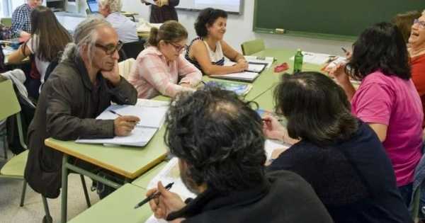 Última llamada para terminar el secundario: "plan adultos 2000" abre sus puertas