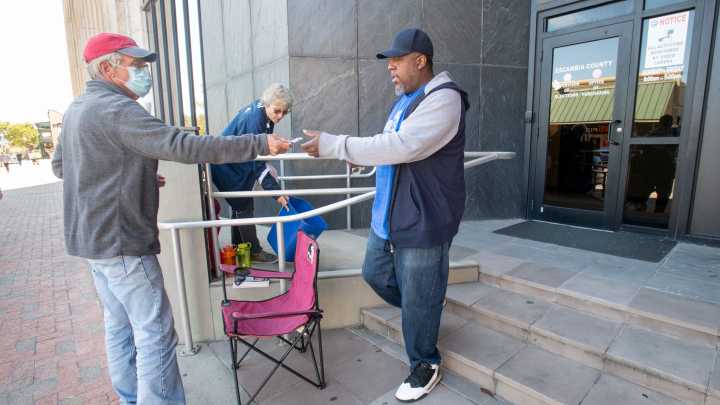 Voters heading to polls today in 17 Florida counties