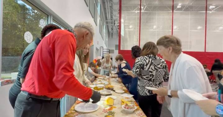 Lake Worth seniors find community through YMCA this Thanksgiving