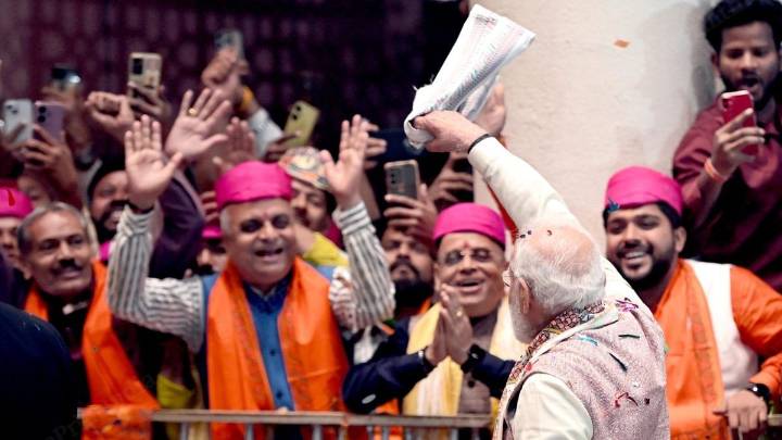 Scenes at BJP HQ after Bihar smash hit: An unfurled ‘gamcha’ & Modi’s roar