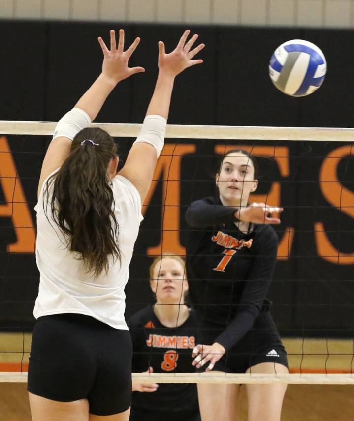 Jimmies force four sets, fall to No.16 Southwest Minnesota State