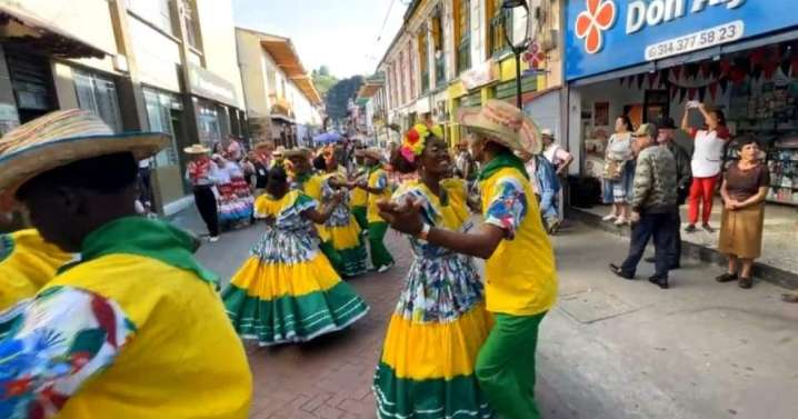 Municipio de Centrosur de Calas, al ritmo del Concurso Nacional de Danzas Folclóricas
