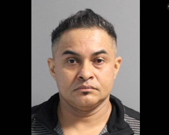 Trabajador hispano acusado de tocar indebidamente a tres niñas en un TJ Maxx de Nueva York