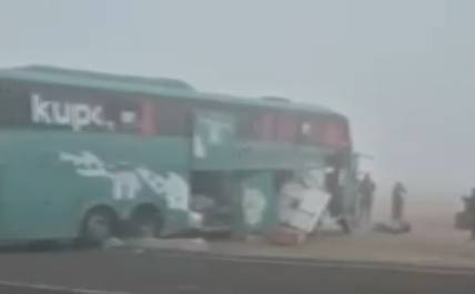 Al menos 6 fallecidos tras choque entre camión y dos buses en Antofagasta