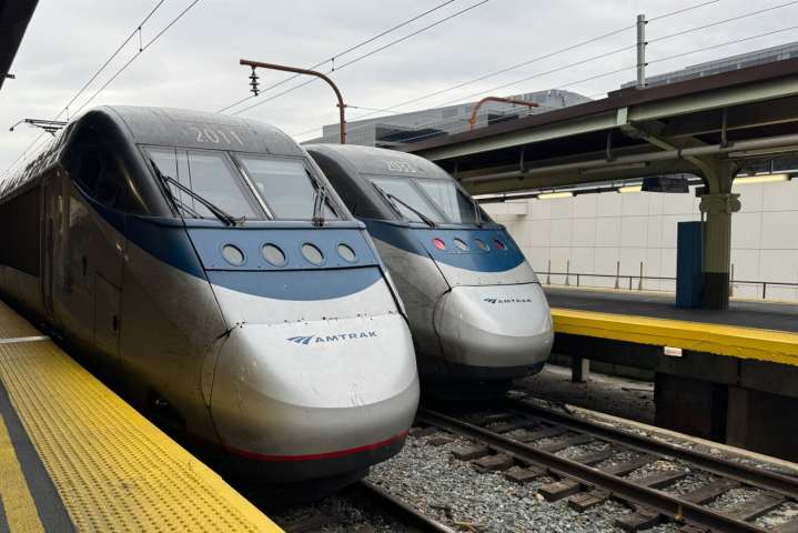 Thanksgiving travelers at DC’s Union Station on why rail rules