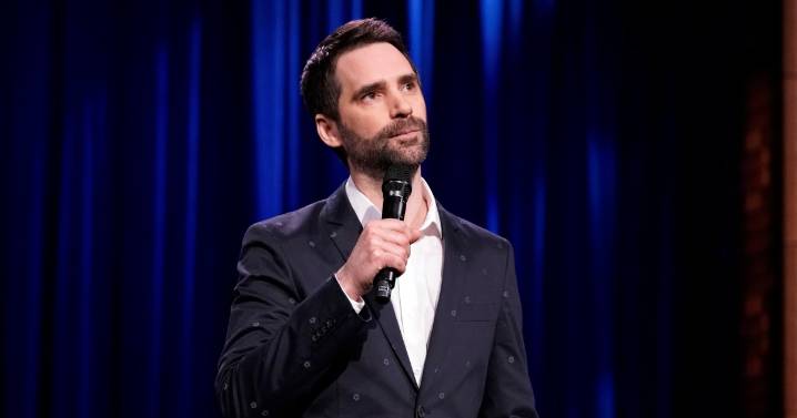 Phil Hanley on Turning Dyslexia Into Comedy: 'This Is All Material'