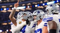Cowboys overcome 21-point deficit to defeat visiting Eagles