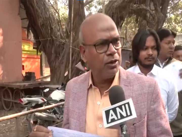 Rajesh Ram votes in e-rickshaw, calls Red Fort blast security fai