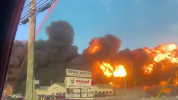 Se estrella avión de UPS en Louisville, Kentucky, EU; reportan varios heridos