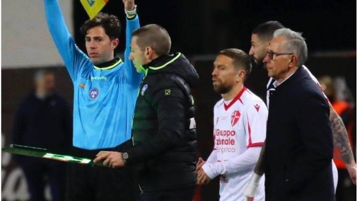 El Papu Gómez volvió a competir tras más de dos años, su debút fue con derrota ante el Venezia