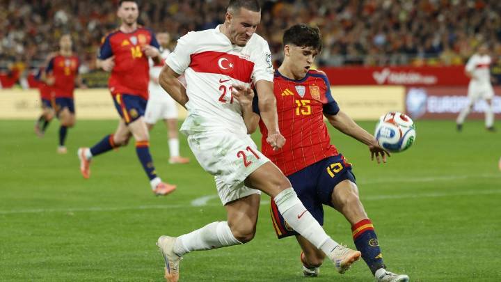 El fútbol arrasa en La 1 y dispara a ‘La revuelta’, que lidera la noche con claridad