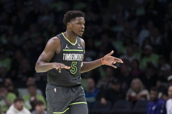 Deadspin | Timberwolves' offense overwhelming foes, which isn't music to Jazz's ears