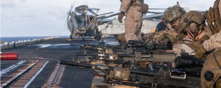 Maduro tilda de "irresponsables" ejercicios militares de EEUU y Trinidad