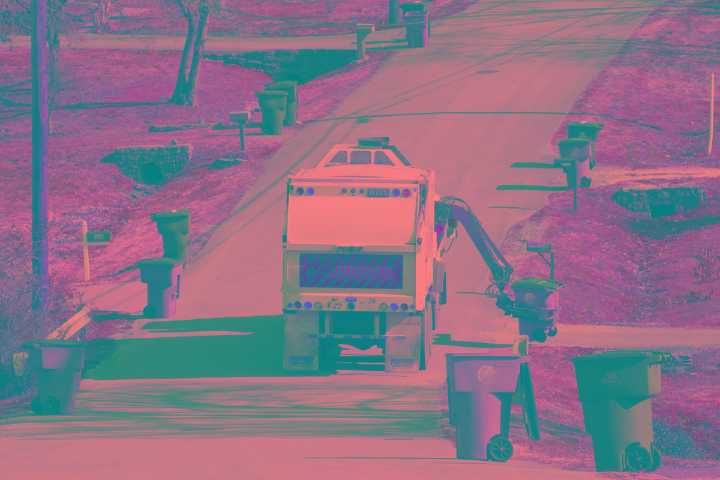 Tennessee’s largest landfill violated air and water rules this year, prompting new tensions