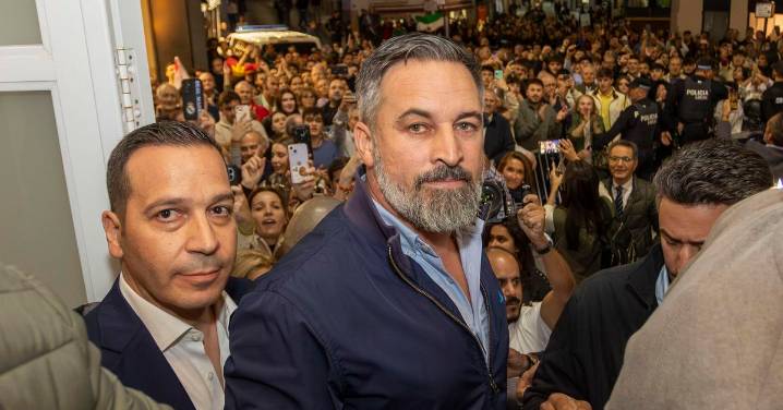 Abascal saca músculo en Cáceres: "El cambio va a llegar a España"